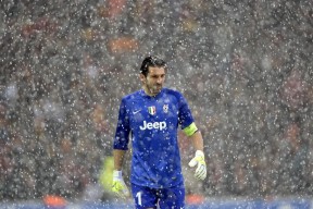 LD 乐动APP下载-锋刃再现，莱万多夫斯基日本回归引战术革命，武士蓝迎回欧洲金靴
